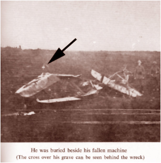 Lanoe Hawker's crashed DH2 and his grave (simhq.com)