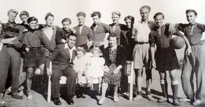 Billy Cook and family at SK Brann.jpg