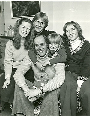 Gordon Lee and family