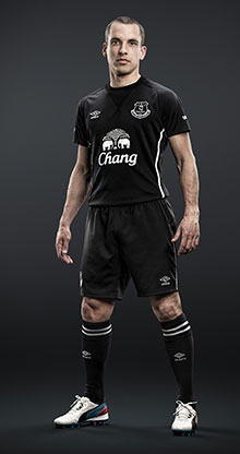 Everton store black jersey