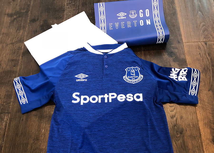 2018-19 Everton home kit unboxing